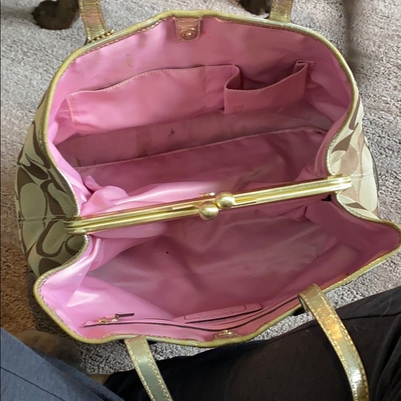 Large coach purse - Picture 3 of 8